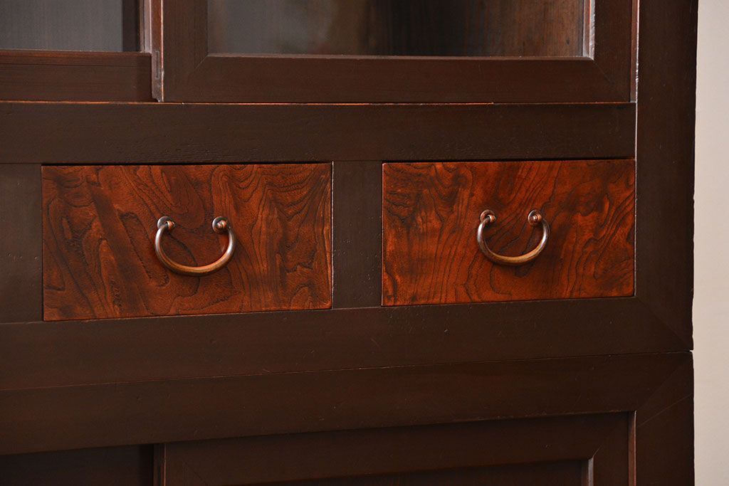 アンティーク家具　古民具・骨董　ガラス引き戸付き!シンプルなアンティーク水屋箪笥