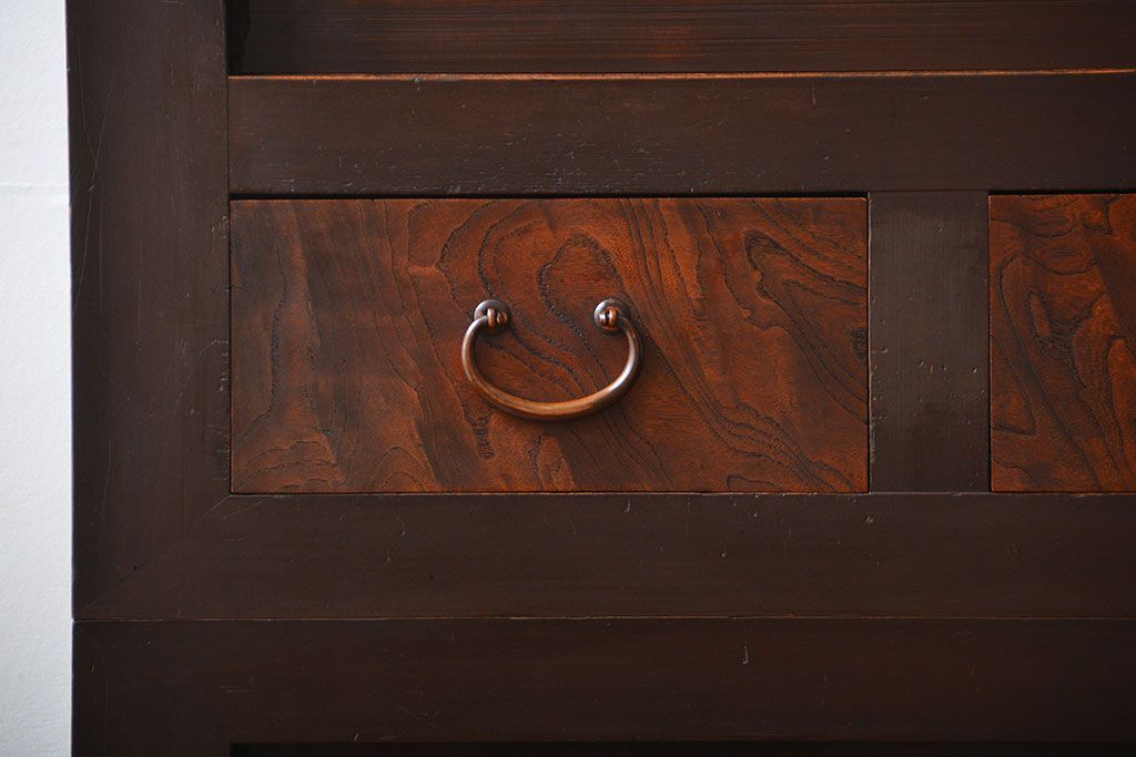 アンティーク家具　古民具・骨董　ガラス引き戸付き!シンプルなアンティーク水屋箪笥