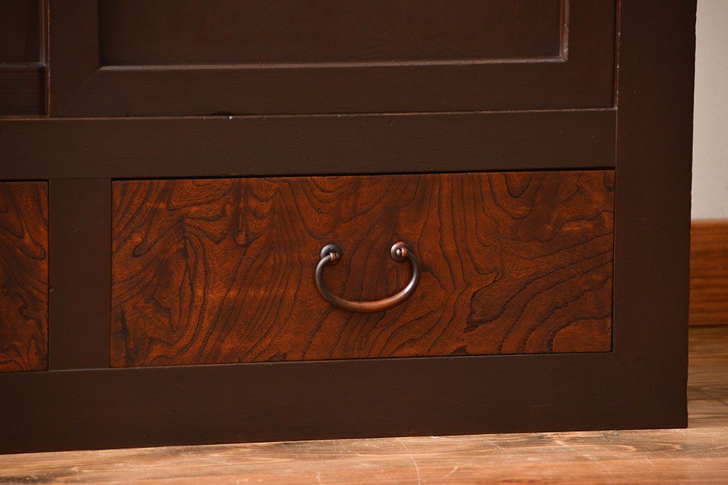 アンティーク家具　古民具・骨董　ガラス引き戸付き!シンプルなアンティーク水屋箪笥