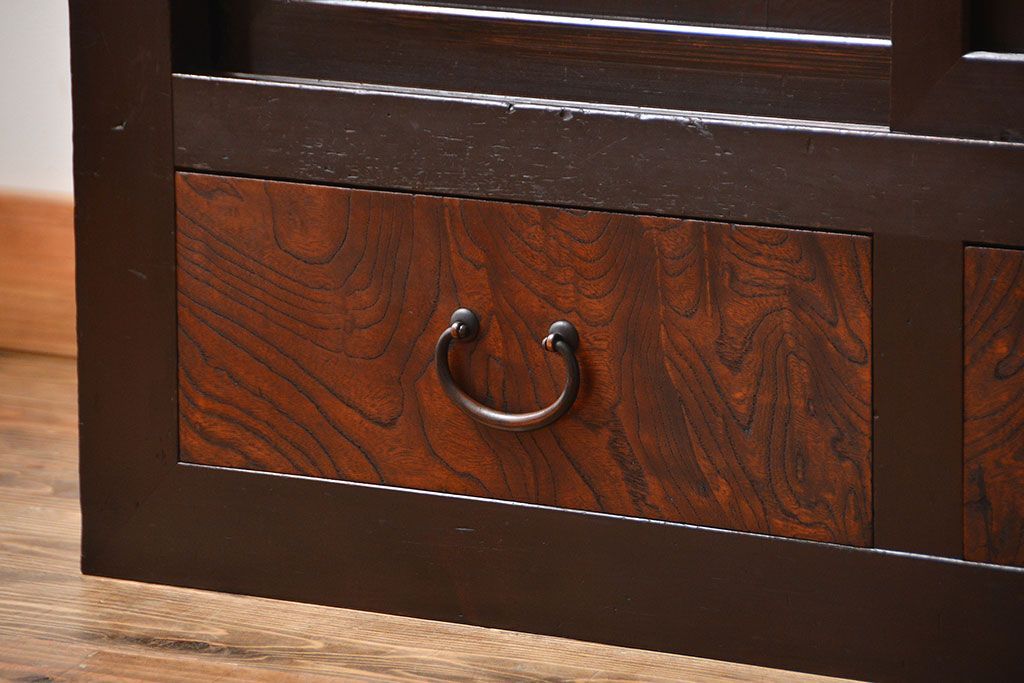 アンティーク家具　古民具・骨董　ガラス引き戸付き!シンプルなアンティーク水屋箪笥