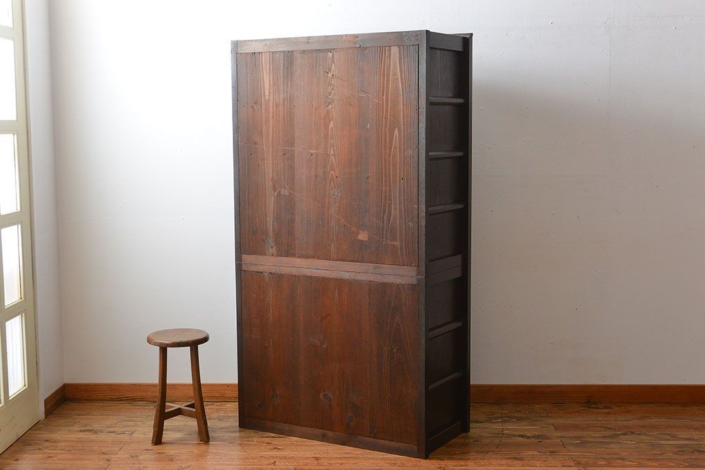 アンティーク家具　古民具・骨董　ガラス引き戸付き!シンプルなアンティーク水屋箪笥