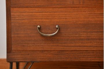 アンティーク家具　和製アンティーク　鉄脚付き古い桐箪笥ローボード(1)