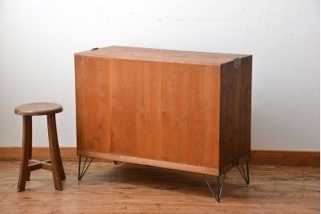 アンティーク家具　和製アンティーク　鉄脚付き古い桐箪笥ローボード(1)