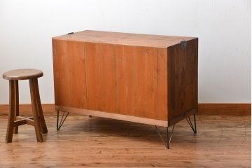 アンティーク家具　和製アンティーク　鉄脚付き古い桐箪笥ローボード(2)