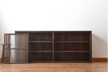 アンティーク家具　和製アンティーク　4枚引き戸付き!古い木製のガラス引き戸収納棚