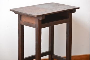アンティーク家具　和製アンティーク　古い学校の木製学習机(サイドテーブル)