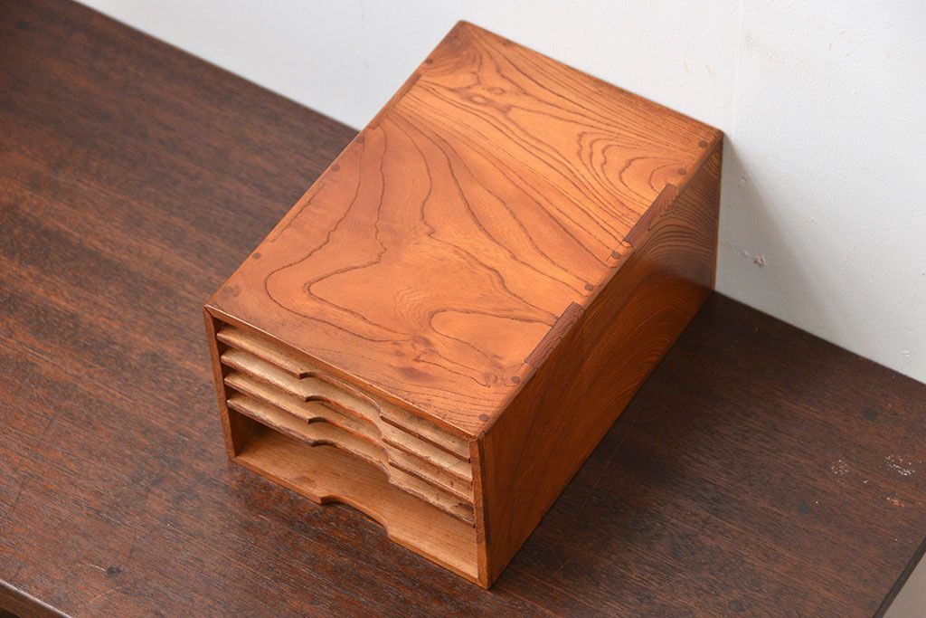 アンティーク家具　和製アンティーク　古い欅材の小さな書類ケース(1)