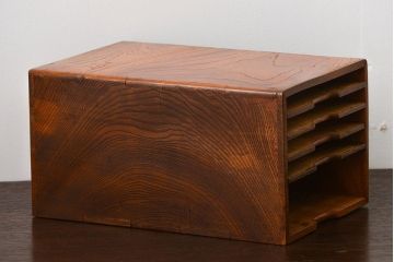 アンティーク家具　和製アンティーク　古い欅材の小さな書類ケース(1)