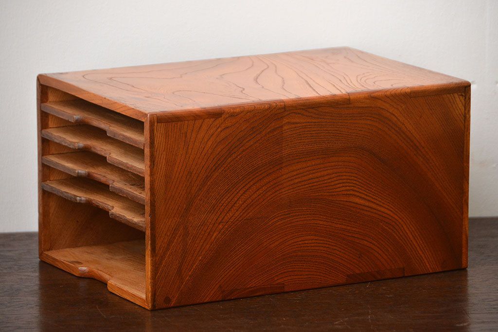 アンティーク家具　和製アンティーク　古い欅材の小さな書類ケース(1)