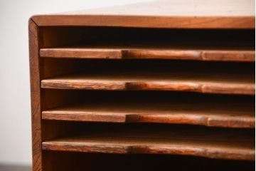 アンティーク家具　和製アンティーク　古い欅材の小さな書類ケース(1)