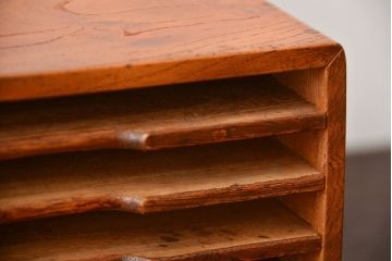 アンティーク家具　和製アンティーク　古い欅材の小さな書類ケース(1)