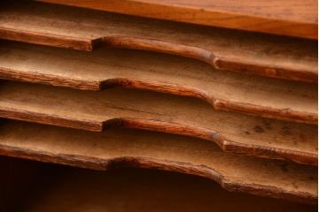 アンティーク家具　和製アンティーク　古い欅材の小さな書類ケース(1)