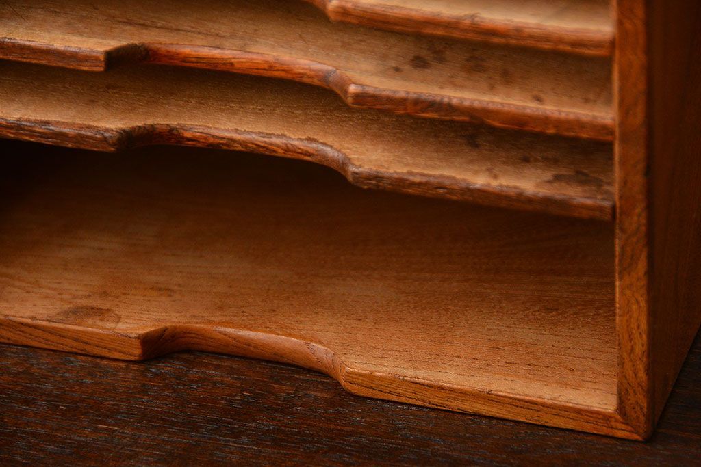 アンティーク家具　和製アンティーク　古い欅材の小さな書類ケース(1)