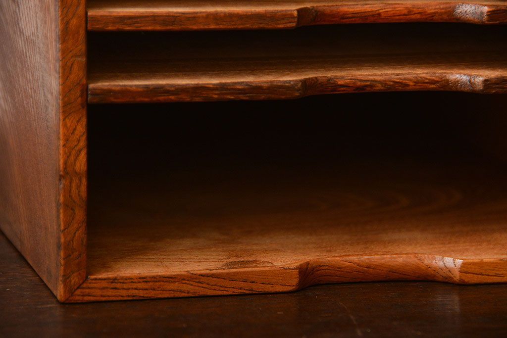 アンティーク家具　和製アンティーク　古い欅材の小さな書類ケース(1)