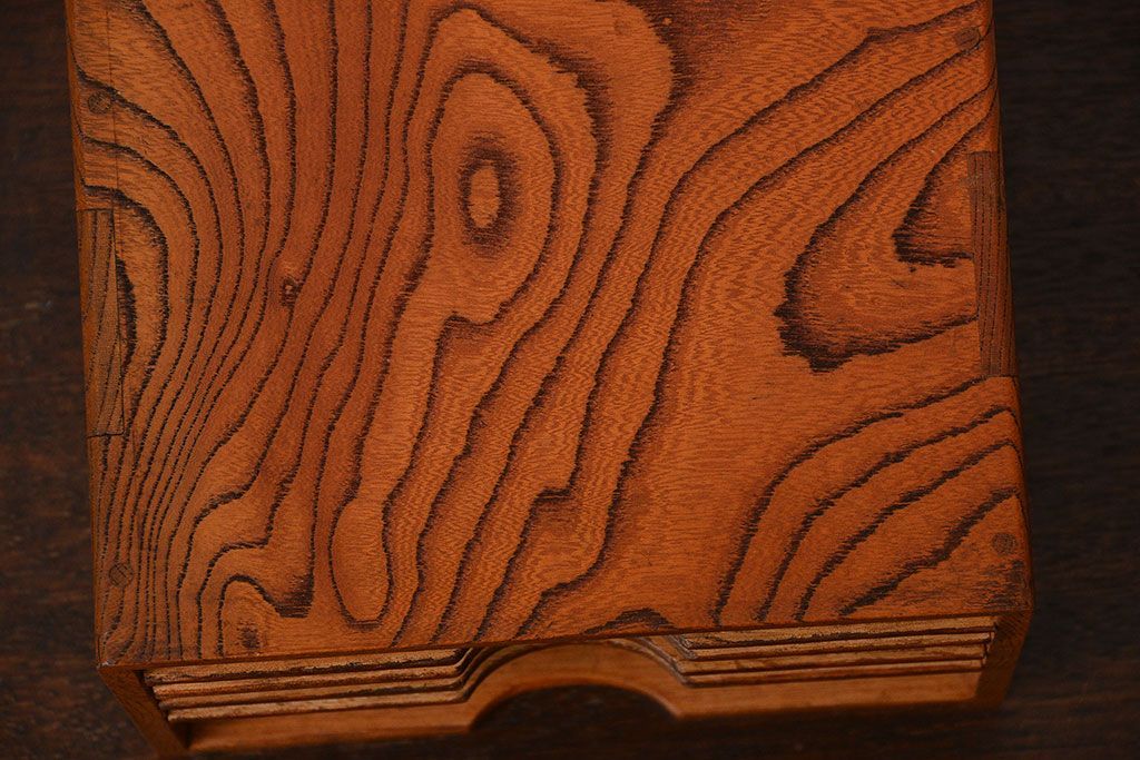 アンティーク家具　和製アンティーク　古い欅材の小さな書類ケース(2)