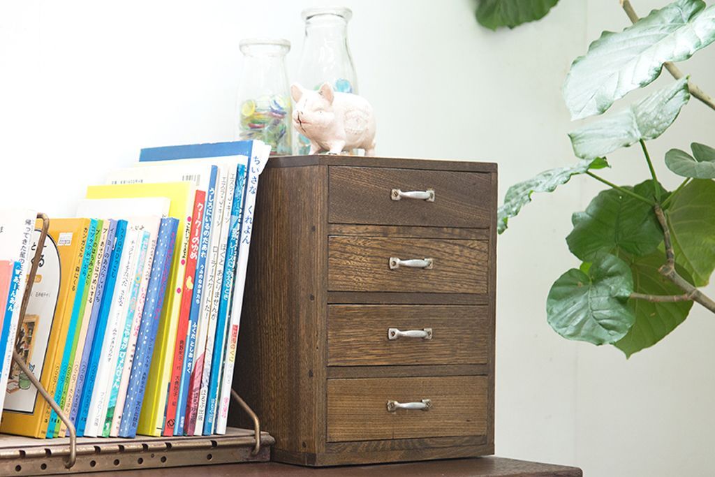 レトロ家具　昭和レトロ　古い栓材の小ぶりな小引き出し