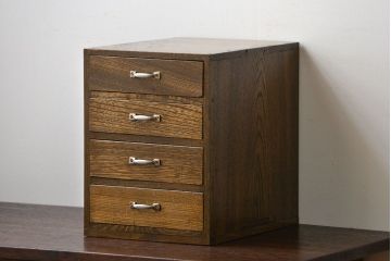 レトロ家具　昭和レトロ　古い栓材の小ぶりな小引き出し