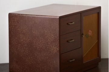 レトロ家具　昭和レトロ　古い木製の小さな戸棚付き小引き出し