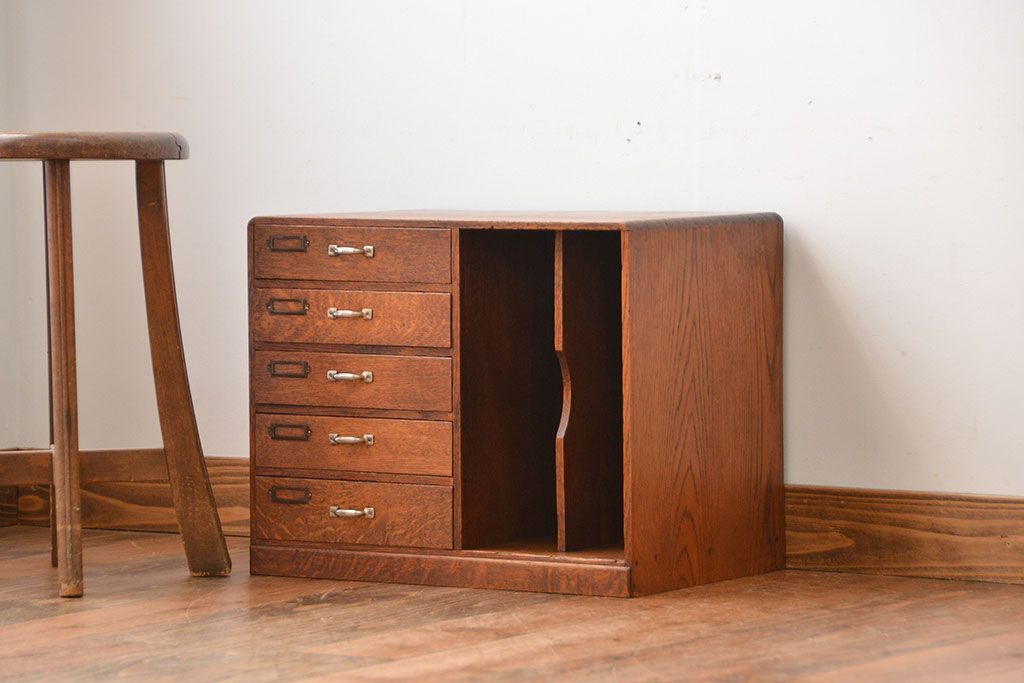 レトロ家具　和製アンティーク　レトロな本立て付き小引き出し