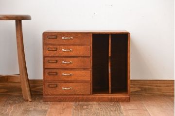 レトロ家具　和製アンティーク　レトロな本立て付き小引き出し