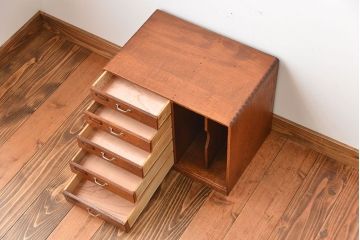 レトロ家具　和製アンティーク　レトロな本立て付き小引き出し