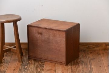 レトロ家具　和製アンティーク　レトロな本立て付き小引き出し