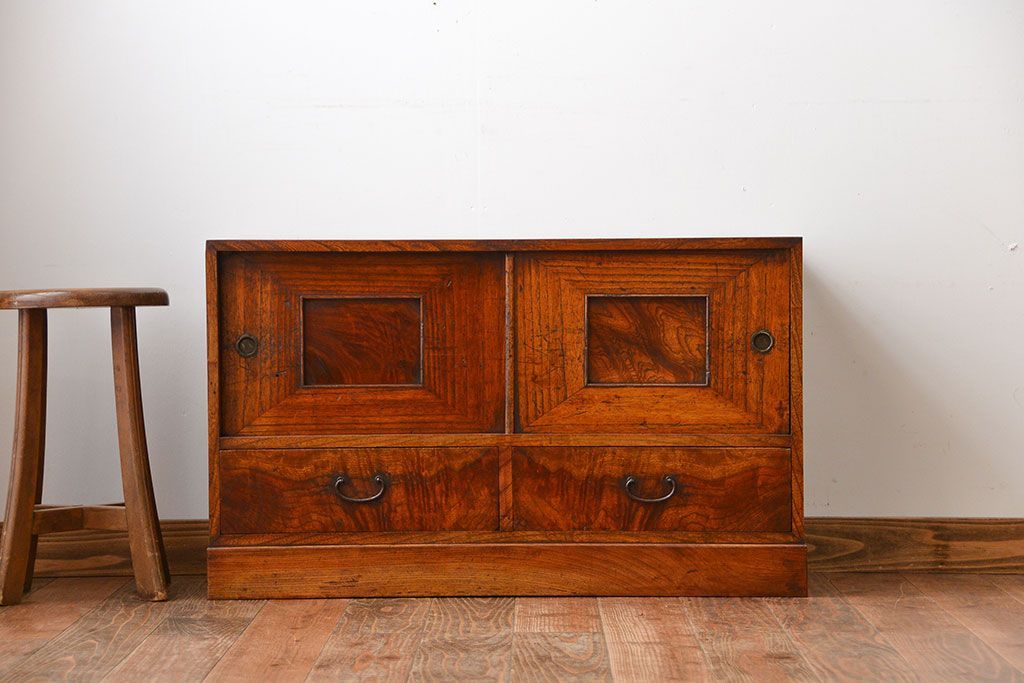 アンティーク家具　古民具・骨董　古い木製のアンティークテレビボード(ローボード)