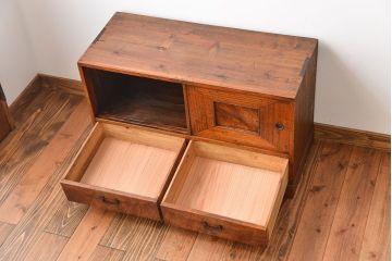 アンティーク家具　古民具・骨董　古い木製のアンティークテレビボード(ローボード)