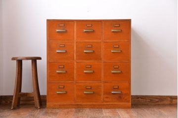 アンティーク家具　アンティーク　ネームプレート付き!古い木製の12杯引き出し