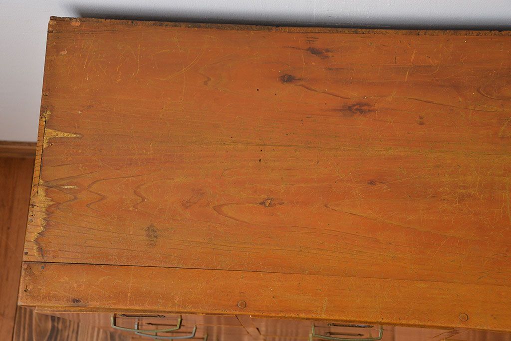 アンティーク家具　アンティーク　ネームプレート付き!古い木製の12杯引き出し