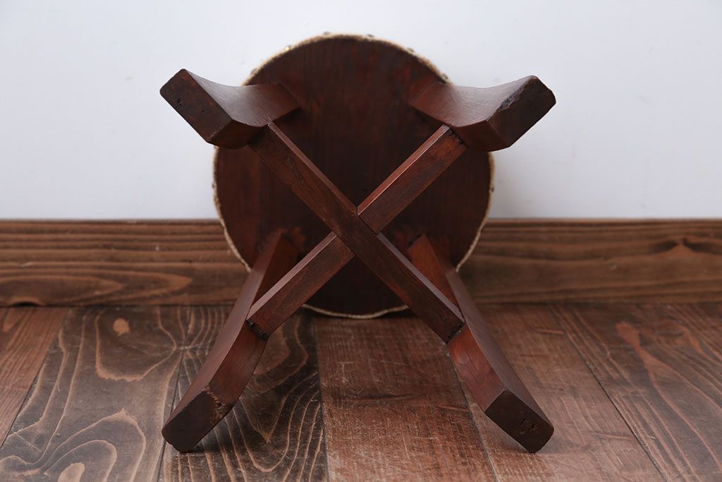 レトロ家具　昭和レトロ　古い木製のかわいい丸スツール