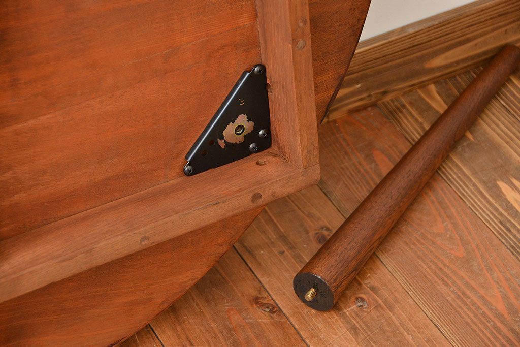 アンティーク家具　和製アンティーク　古い木製のラウンドセンターテーブル(2)