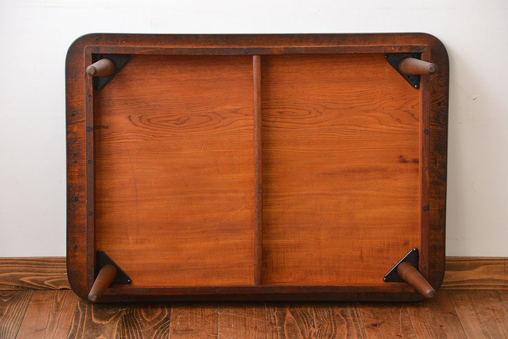 アンティーク家具　和製アンティーク　古い木製の角型天板センターテーブル