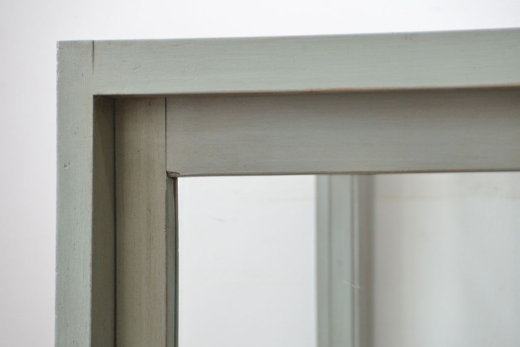 アンティーク家具　アンティークペイント　おしゃれな鉄脚付きショーケース