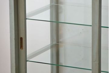 アンティーク家具　アンティークペイント　おしゃれな鉄脚付きショーケース