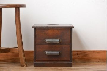 アンティーク家具　和製アンティーク　仕掛け付き古い木製小引き出し