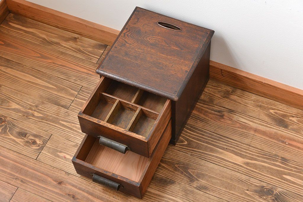 アンティーク家具　和製アンティーク　仕掛け付き古い木製小引き出し