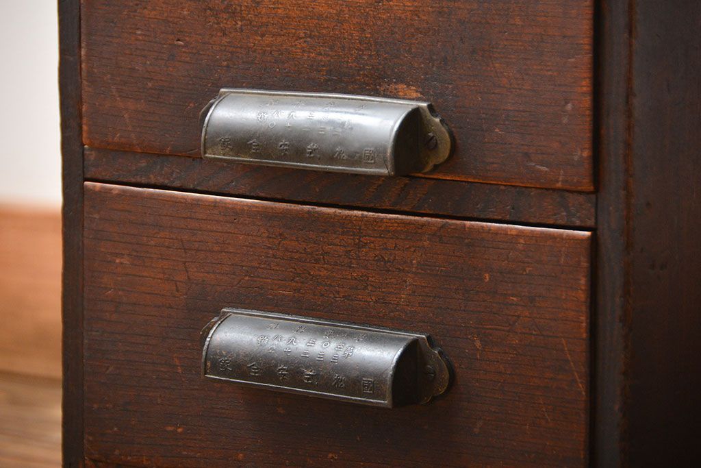 アンティーク家具　和製アンティーク　仕掛け付き古い木製小引き出し
