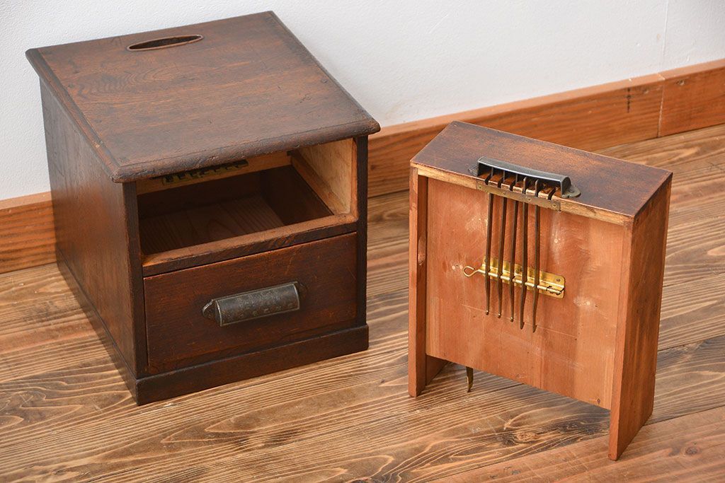 アンティーク家具　和製アンティーク　仕掛け付き古い木製小引き出し