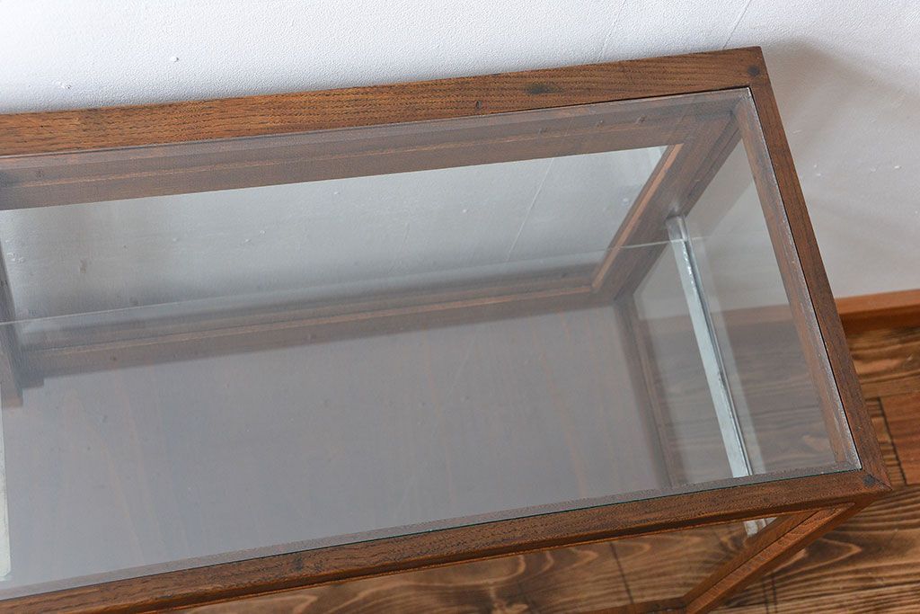 レトロ家具　昭和レトロ　4杯引き出し付き!アンティーク脚付きガラスケース