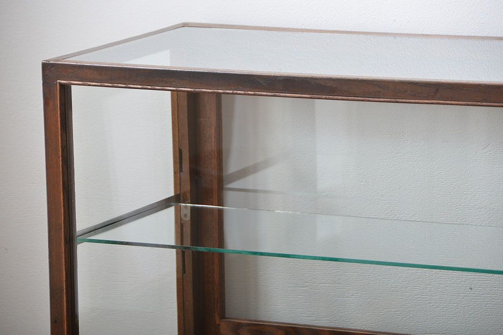 レトロ家具　昭和レトロ　4杯引き出し付き!アンティーク脚付きガラスケース