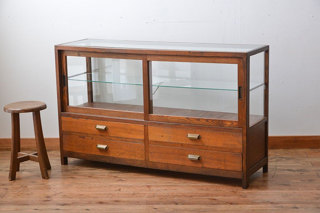 レトロ家具　昭和レトロ　4杯引き出し付き!アンティーク脚付きガラスケース