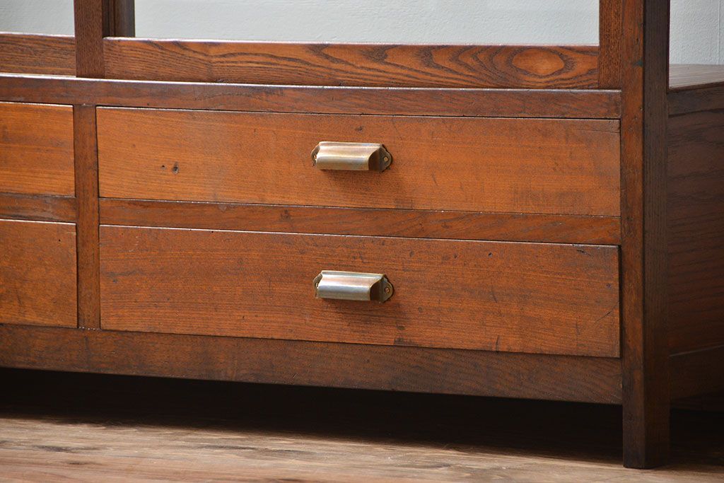 レトロ家具　昭和レトロ　4杯引き出し付き!アンティーク脚付きガラスケース