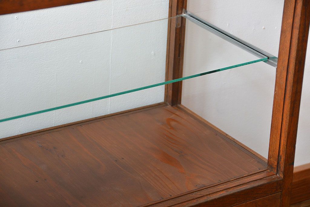 レトロ家具　昭和レトロ　4杯引き出し付き!アンティーク脚付きガラスケース