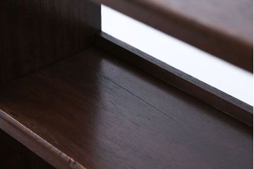 アンティーク家具　和製アンティーク　古い木のシンプルな本棚(飾り棚)