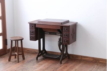 アンティーク家具　アンティーク　上質なSINGER(シンガー)足踏みミシン(シンガーミシン)