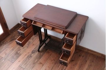 アンティーク家具　アンティーク　上質なSINGER(シンガー)足踏みミシン(シンガーミシン)