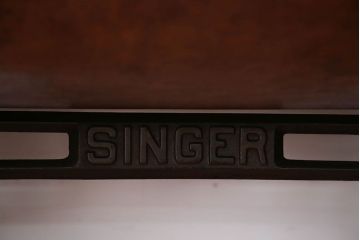 アンティーク家具　アンティーク　上質なSINGER(シンガー)足踏みミシン(シンガーミシン)