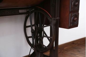 アンティーク家具　アンティーク　上質なSINGER(シンガー)足踏みミシン(シンガーミシン)