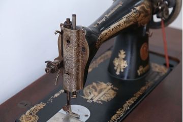 アンティーク家具　アンティーク　上質なSINGER(シンガー)足踏みミシン(シンガーミシン)